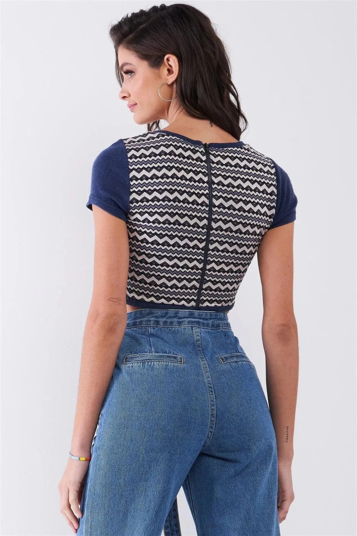 Navy & White Short Sleeve Geometrical Pattern Back Zip-Up Detail Crop Top /1-2-1