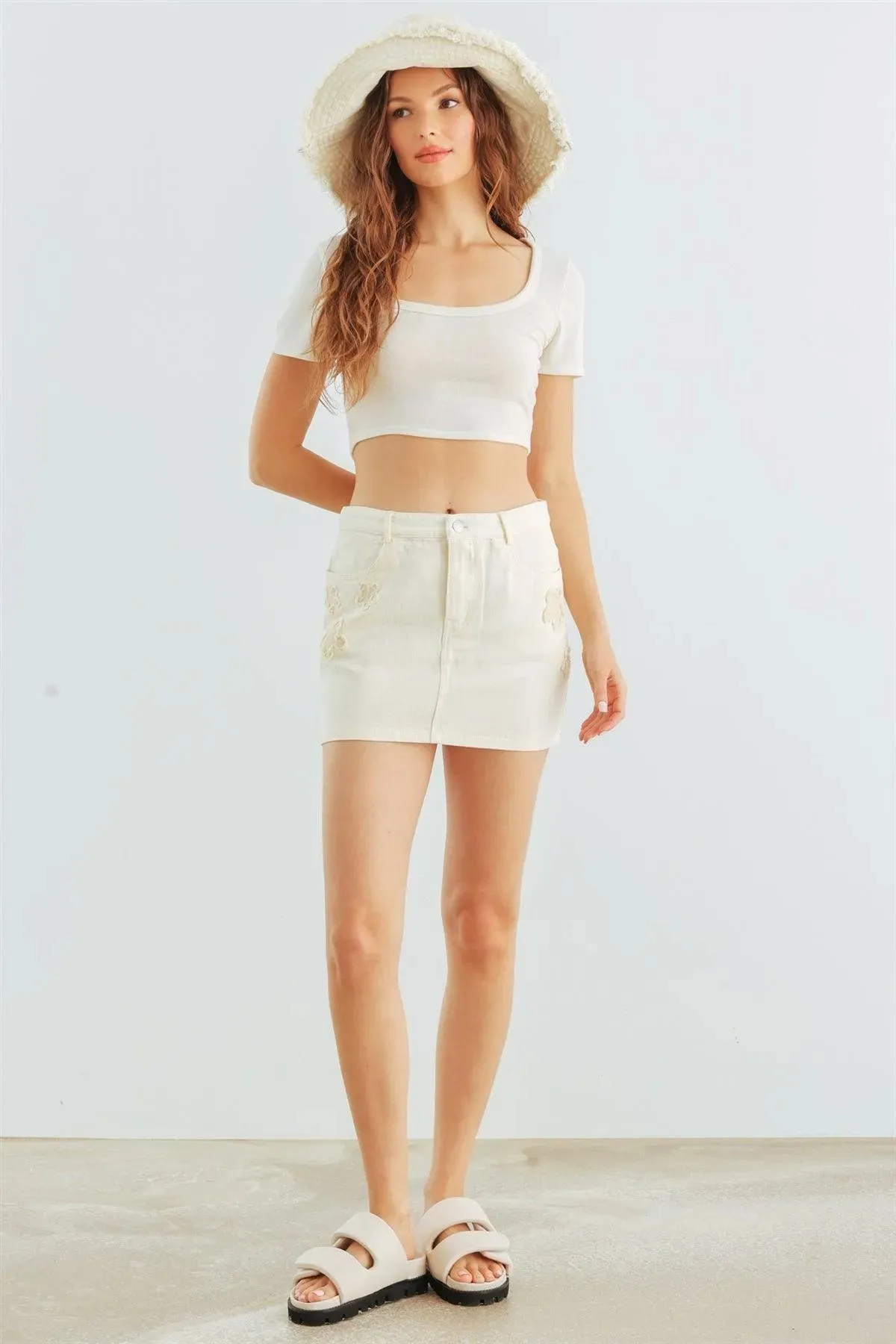 Off White Round Neck Short Sleeve Crop Top /1-2-2-1