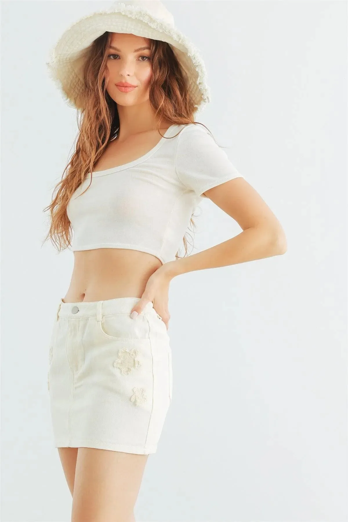 Off White Round Neck Short Sleeve Crop Top /1-2-2-1