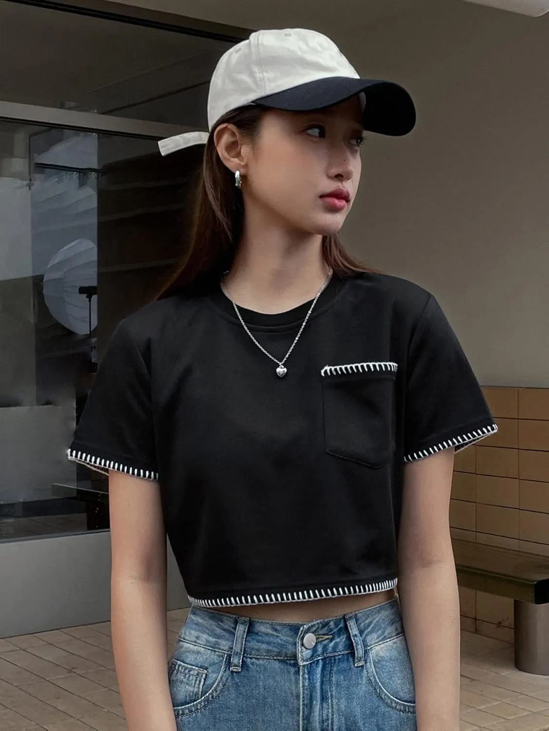 SweatyRocks Women's Casual Short Sleeve Crewneck Crop T Shirt Stitches Pocket Front Crop Tee Top